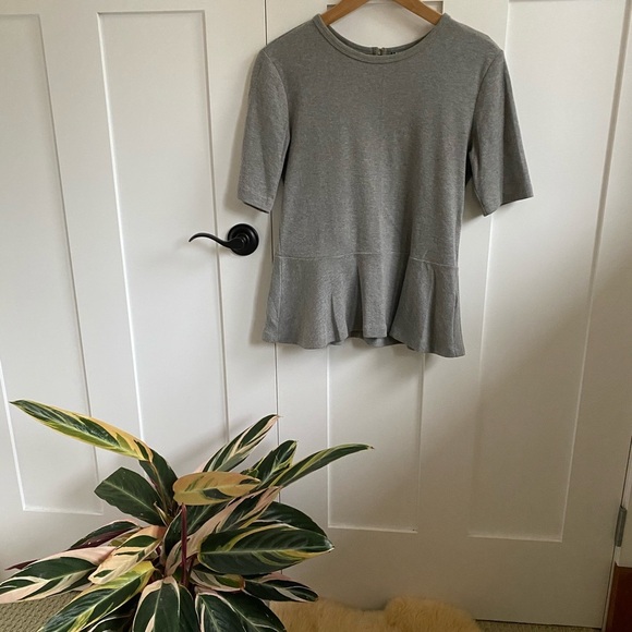 GAP Gray Peplum Jersey Top - Picture 3 of 8